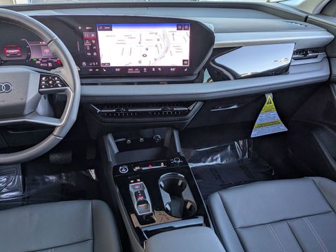 New 2025 Audi Q6 e-tron Premium image 6