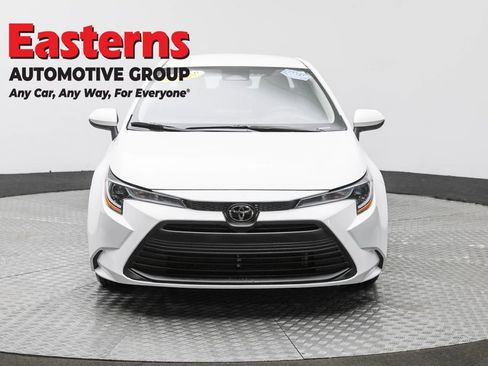 Used 2024 Toyota Corolla LE image 2