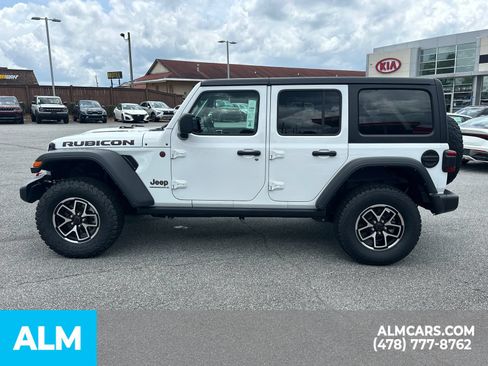 Used 2025 Jeep Wrangler Unlimited Rubicon AWD/4WD image 9