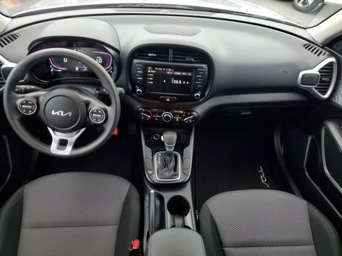Used 2023 Kia Soul LX image 15