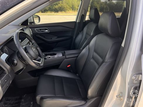Used 2021 Nissan Rogue SV w/ Premium Package FWD image 24