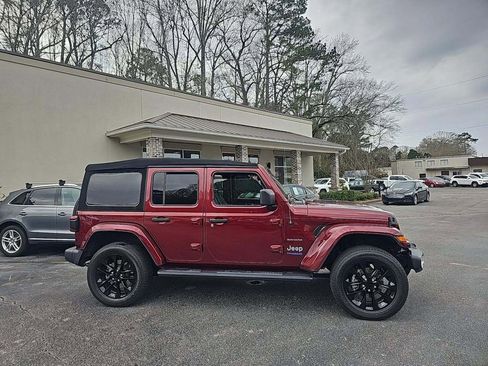 Used 2021 Jeep Wrangler Unlimited Sahara w/ Cold Weather Group AWD/4WD image 3