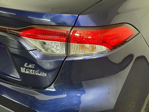 Used 2021 Toyota Corolla LE image 33