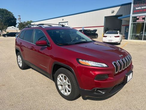 Used 2014 Jeep Cherokee Latitude w/ Cold Weather Group AWD/4WD image 2