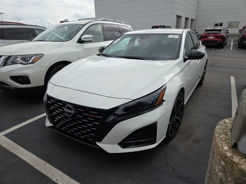 Used 2026 Nissan Altima 2.5 SR FWD image 1