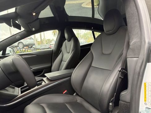 Used 2022 Tesla Model S image 21