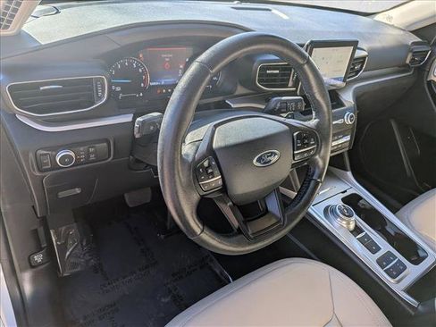 Used 2020 Ford Explorer XLT w/ Equipment Group 202A image 10