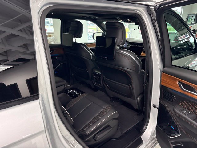 Used 2025 Jeep Grand Cherokee L Summit AWD/4WD image 32