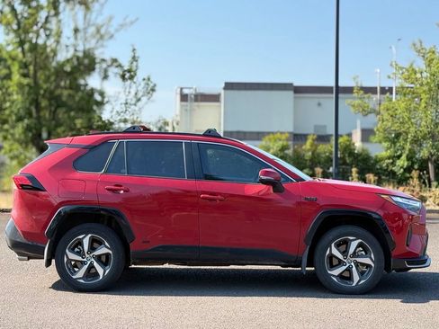 Used 2024 Toyota RAV4 SE w/ Weather & Moonroof Package AWD/4WD image 6