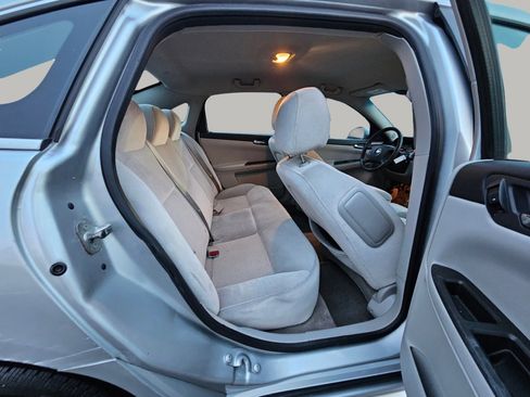 Used 2009 Chevrolet Impala LT image 22