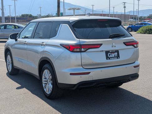 Used 2024 Mitsubishi Outlander ES AWD/4WD image 5