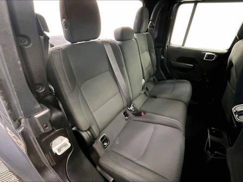 Used 2020 Jeep Gladiator Sport w/ Trailer Tow Package image 23
