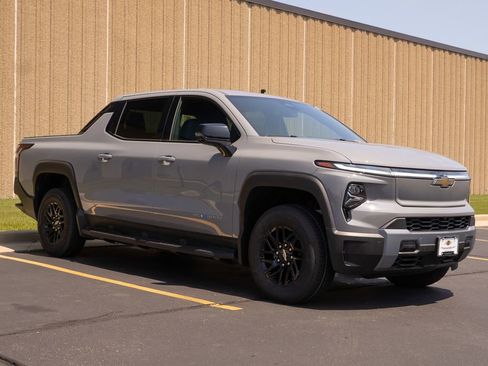 New 2025 Chevrolet Silverado EV LT image 2
