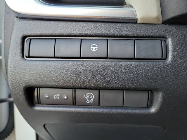Used 2023 Nissan Rogue SV FWD image 20