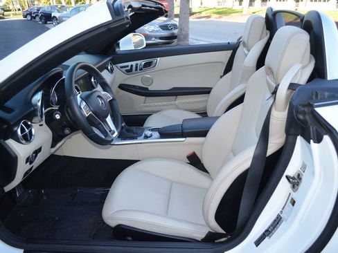 Used 2015 Mercedes-Benz SLK 250 image 43