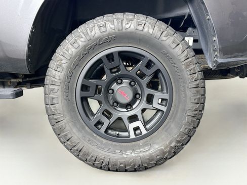 Used 2022 Toyota Tacoma SR RWD image 11