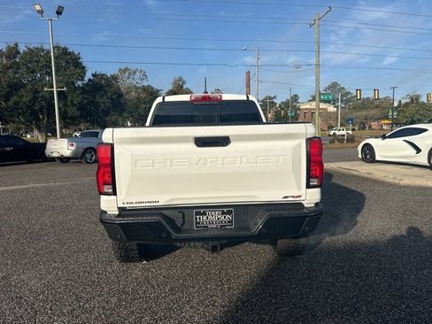 Used 2024 Chevrolet Colorado ZR2 w/ ZR2 Convenience Package III image 6