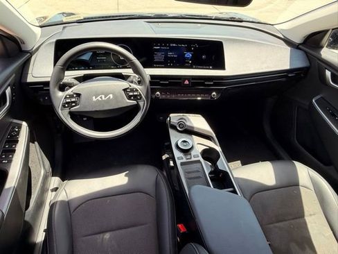 Used 2024 Kia EV6 Light RWD image 13