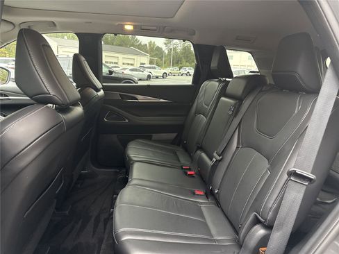Certified 2025 INFINITI QX60 Luxe image 9