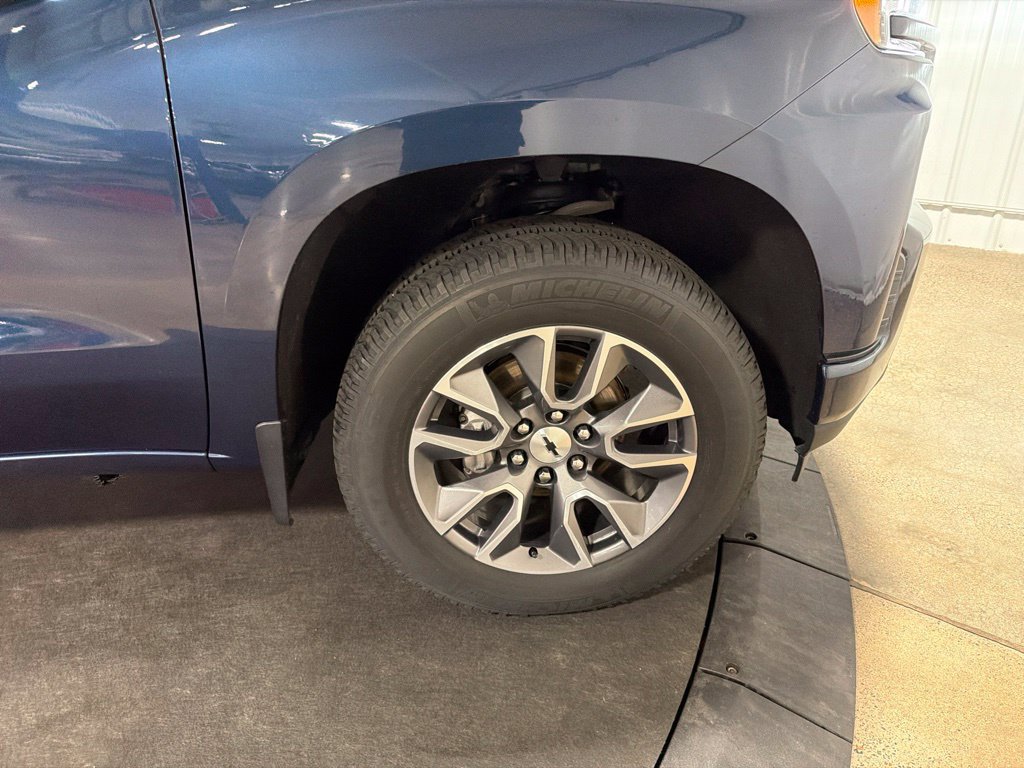 Used 2019 Chevrolet Silverado 1500 RST AWD/4WD image 38