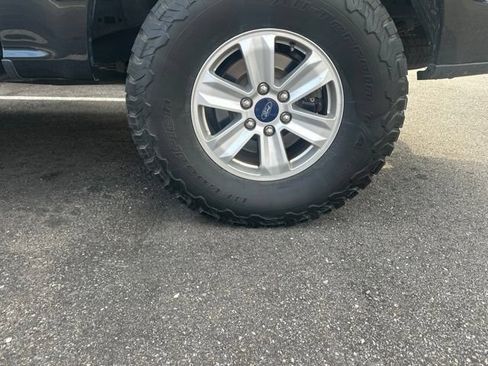 Used 2018 Ford F150 XLT AWD/4WD image 12
