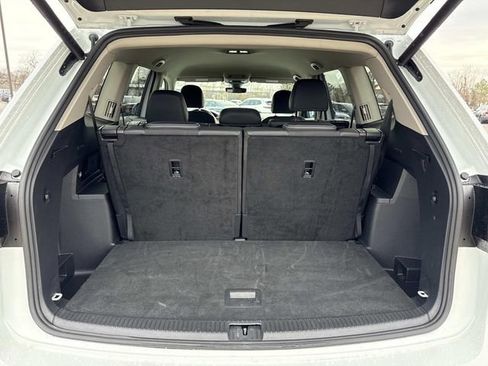 Certified 2025 Volkswagen Atlas SE image 6