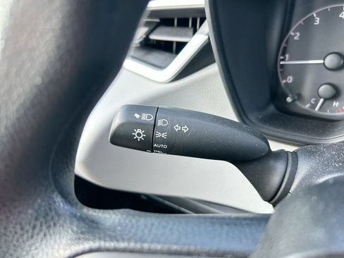 Used 2025 Toyota Corolla LE FWD image 19