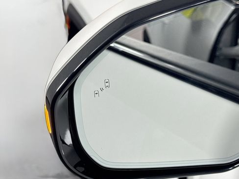 Used 2024 Rivian R1S Adventure image 20