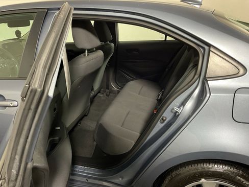 Used 2025 Toyota Corolla LE image 31