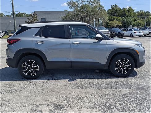 Used 2023 Chevrolet TrailBlazer ACTIV w/ Technology Package AWD/4WD image 3