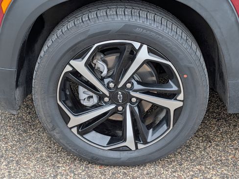 Certified 2023 Chevrolet TrailBlazer RS w/ Sun and Liftgate Package AWD/4WD image 7