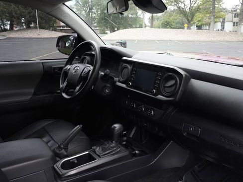 Used 2020 Toyota Tacoma SR w/ SX Package AWD/4WD image 14