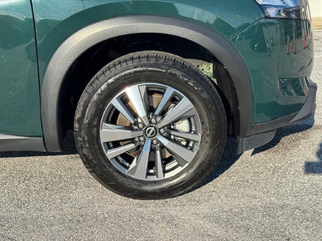 Used 2025 Nissan Pathfinder SL FWD image 10