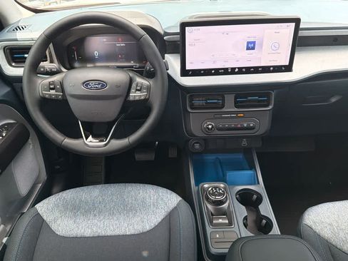 New 2026 Ford Maverick XLT w/ XLT Luxury Package FWD image 19