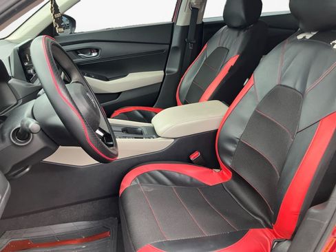Certified 2025 Honda Accord LX image 12