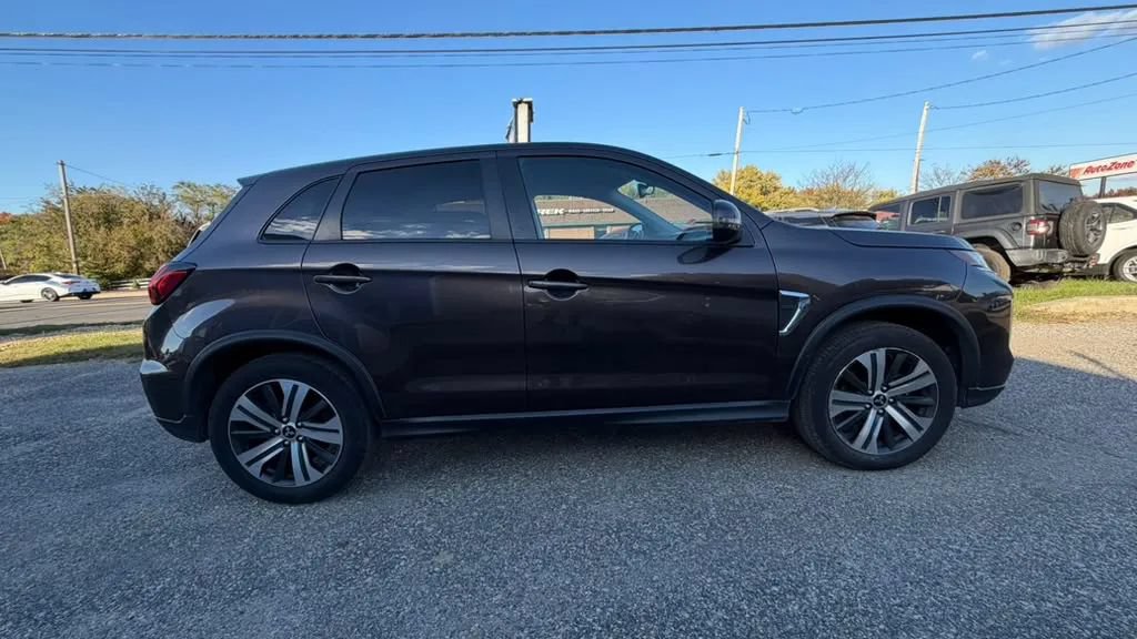 Used 2022 Mitsubishi Outlander Sport SE FWD image 7