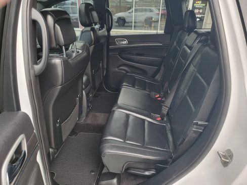 Used 2018 Jeep Grand Cherokee Limited AWD/4WD image 10
