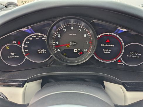 Used 2022 Porsche Cayenne S Platinum image 32