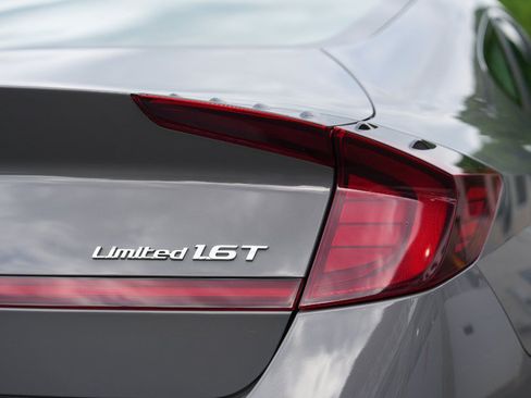 Used 2023 Hyundai Sonata Limited w/ Preferred Accessory Package FWD image 14