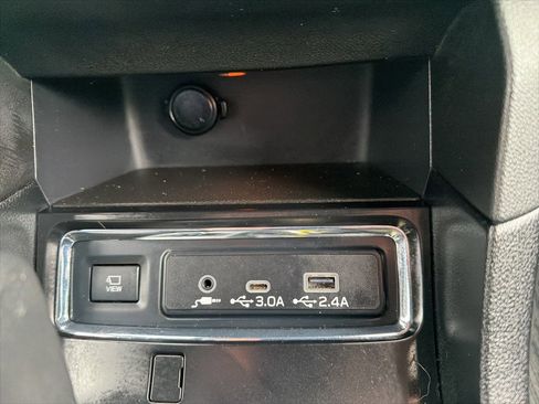 Certified 2023 Subaru Ascent Limited w/ Technology Package image 34