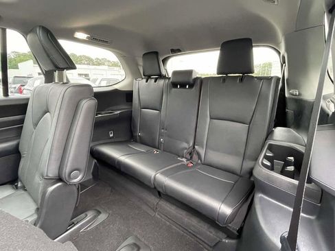Used 2024 Toyota Grand Highlander AWD image 17