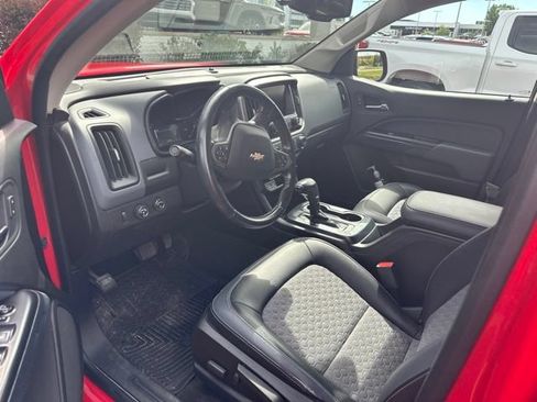 Used 2017 Chevrolet Colorado Z71 AWD/4WD image 4