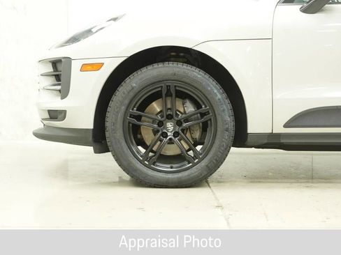 Certified 2019 Porsche Macan AWD/4WD image 43