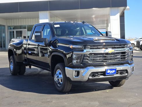 New 2026 Chevrolet Silverado 3500 LT w/ Texas Edition image 2