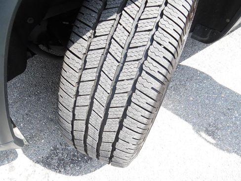 Used 2013 Jeep Grand Cherokee Overland image 25