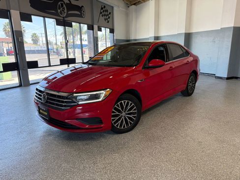 Used 2019 Volkswagen Jetta SEL image 3