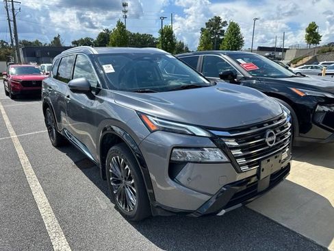 Used 2024 Nissan Rogue Platinum w/ Platinum Premium Package AWD/4WD image 2