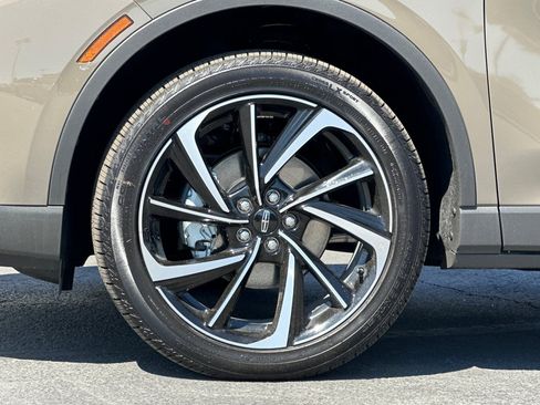 New 2025 Lincoln Corsair Reserve w/ Equipment Group 202A image 25