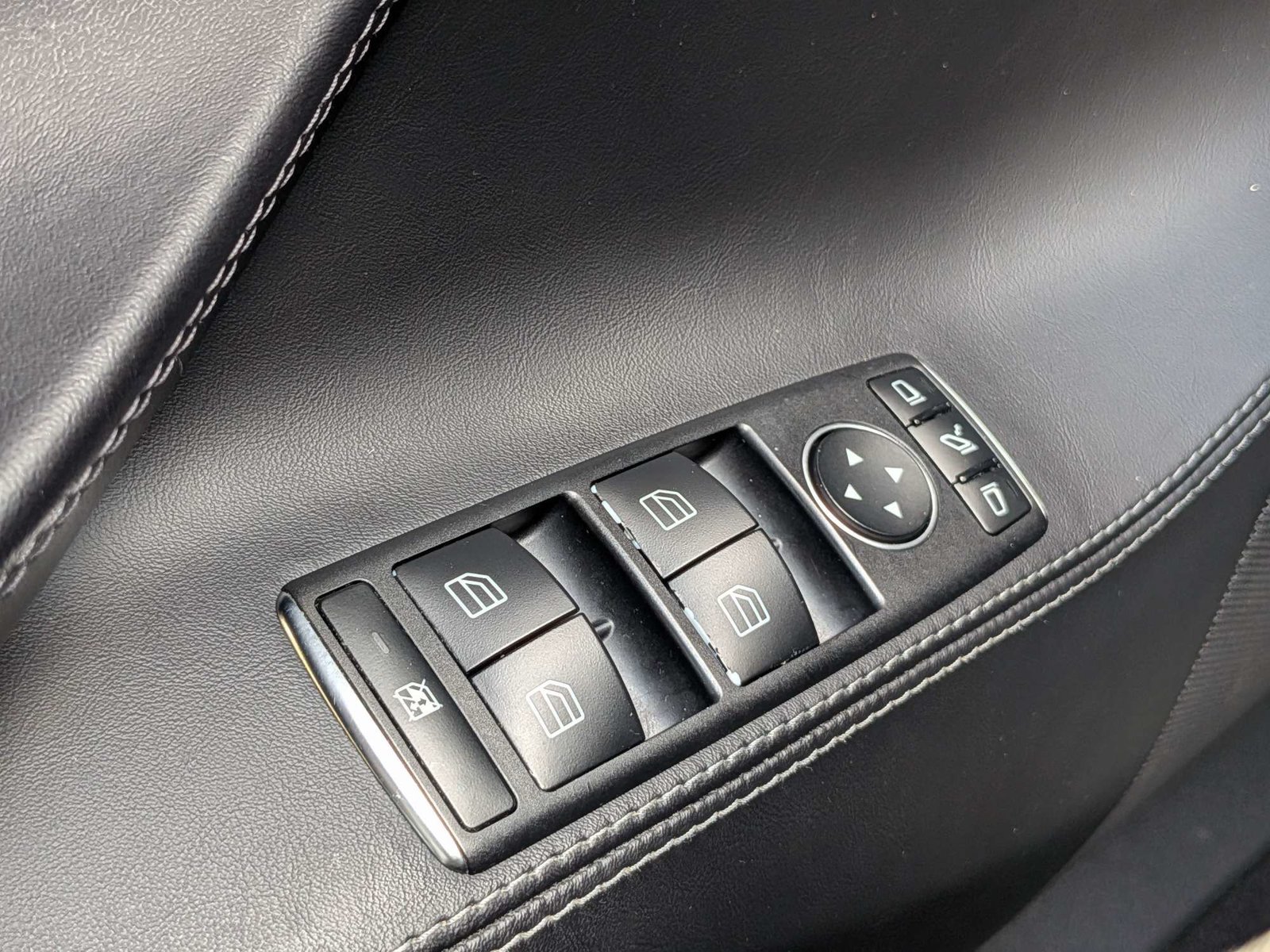 Used 2018 Tesla Model S 75D AWD/4WD image 28