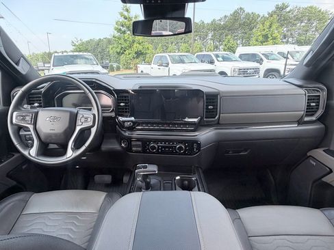 Used 2024 Chevrolet Silverado 1500 ZR2 AWD/4WD image 10